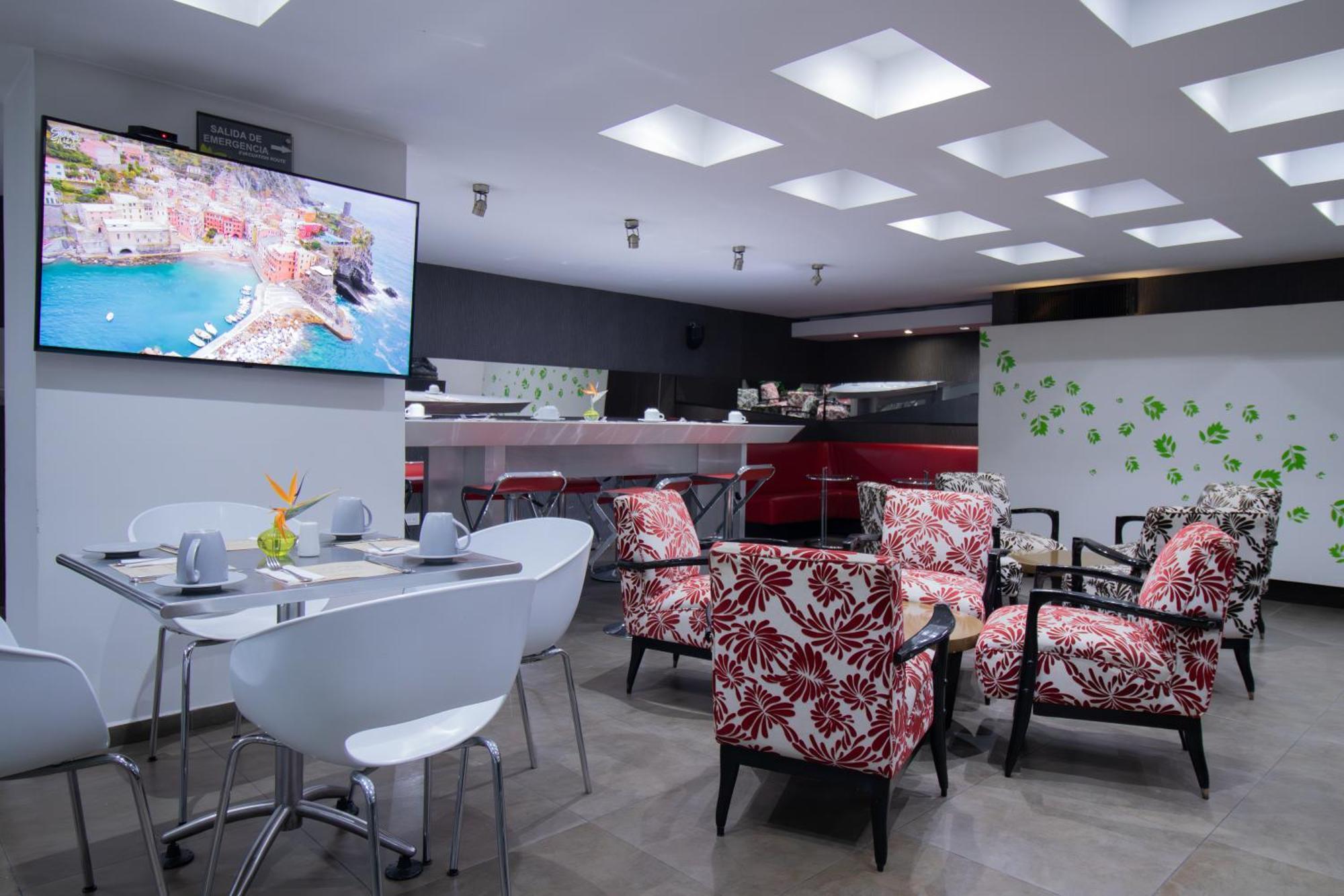 San Simon Hotel Pereira By Soratama Zewnętrze zdjęcie The lounge at the airport